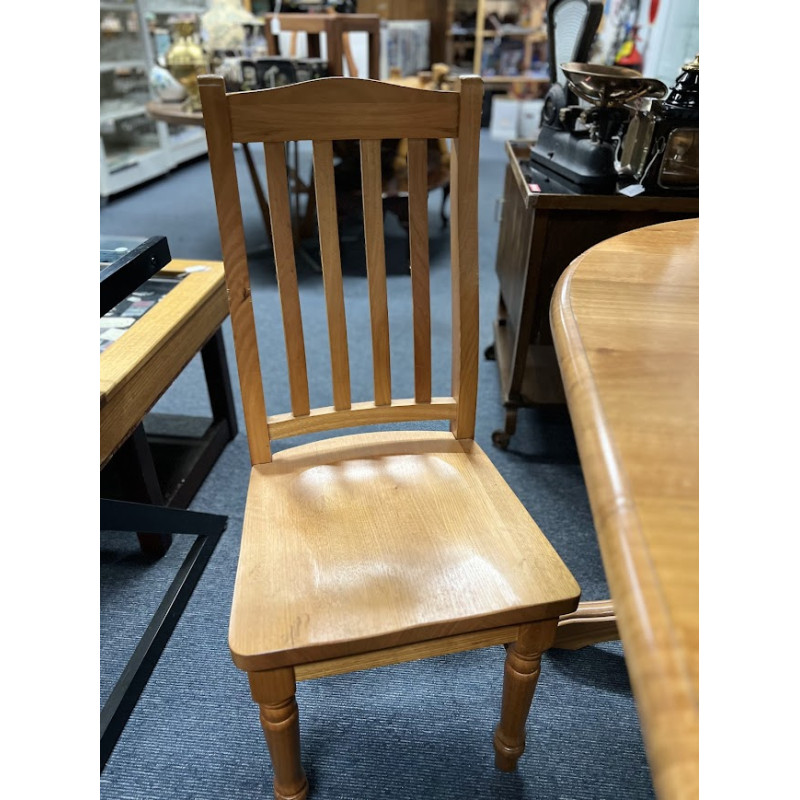 Oval Timber Dining Table & Chairs