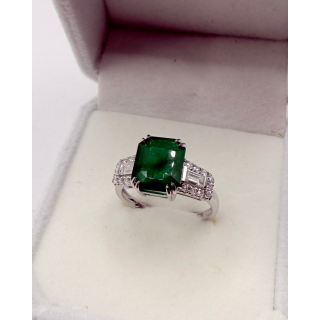 14ct White Gold Emerald Ring